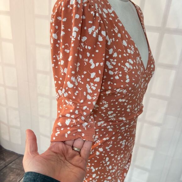 🔥🔥5 for $25🔥🔥 All in Favor Mauve Surplice Neck Bodycon Short Sleeve Mini Dress - Picture 5 of 11